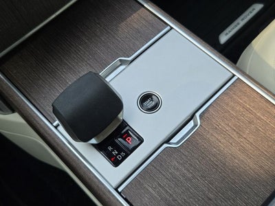 2025 Land Rover Range Rover SE