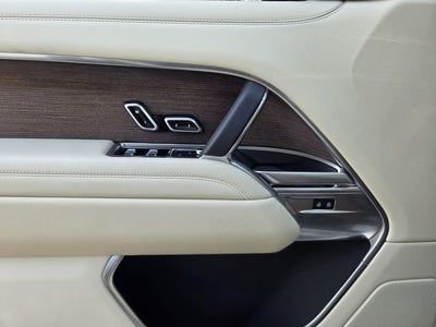 2025 Land Rover Range Rover SE