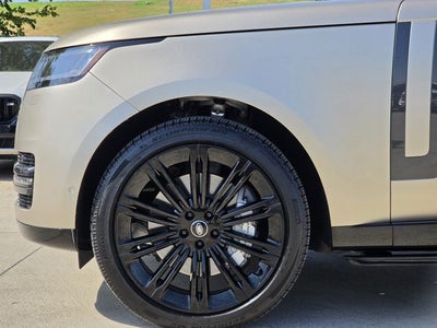 2025 Land Rover Range Rover SE