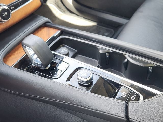 2025 Volvo XC90 B6 Plus 7-Seater