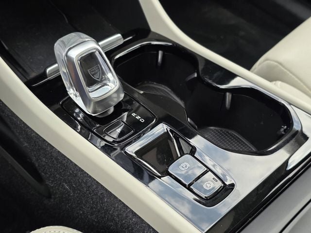 2023 Volvo XC40 Ultimate