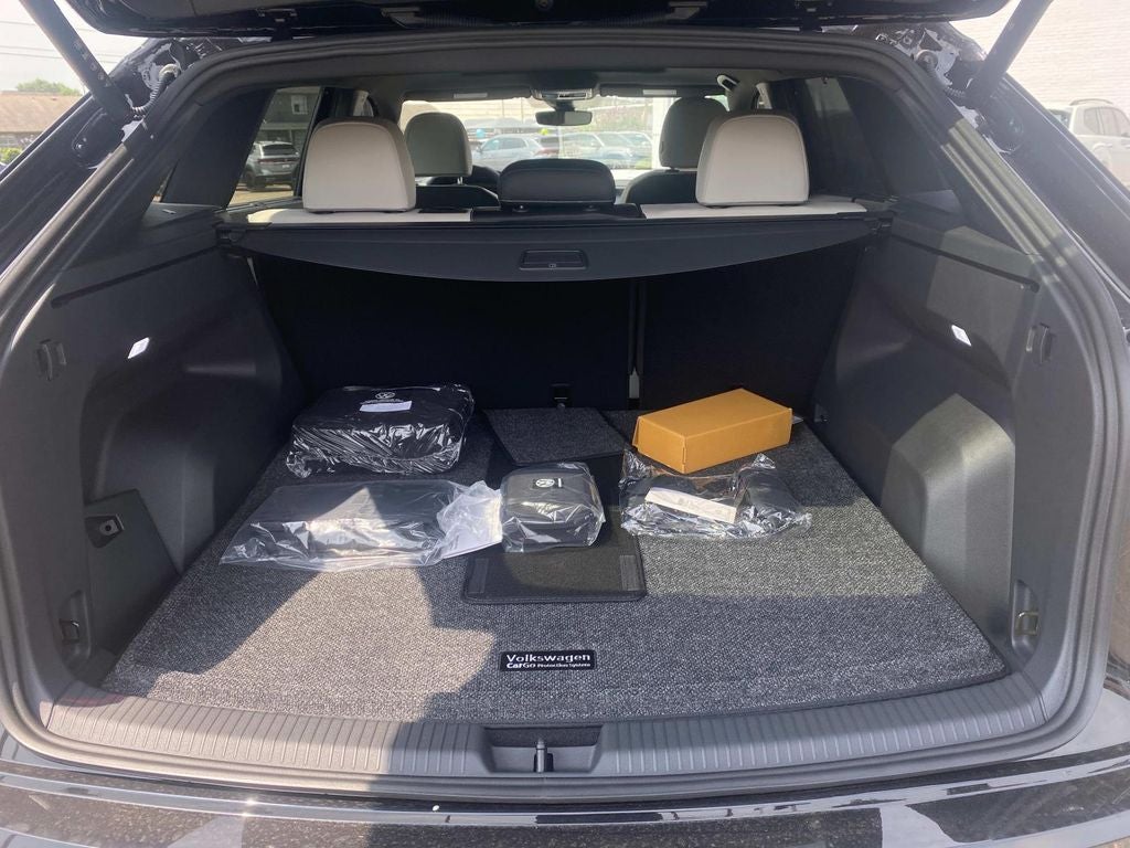 2024 Volkswagen Atlas Cross Sport 2.0T SEL Premium R-Line