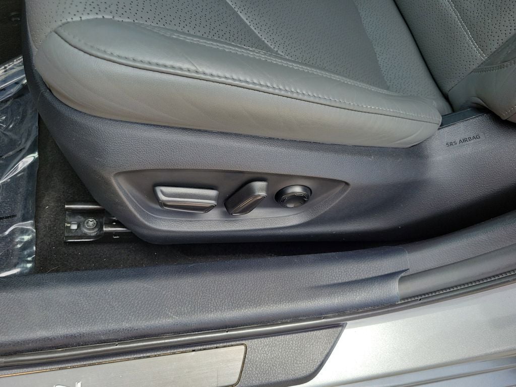 2021 Toyota Avalon Hybrid Limited