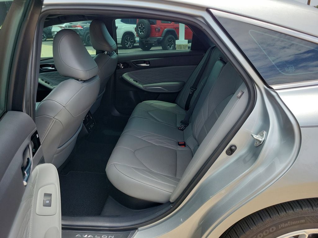 2021 Toyota Avalon Hybrid Limited