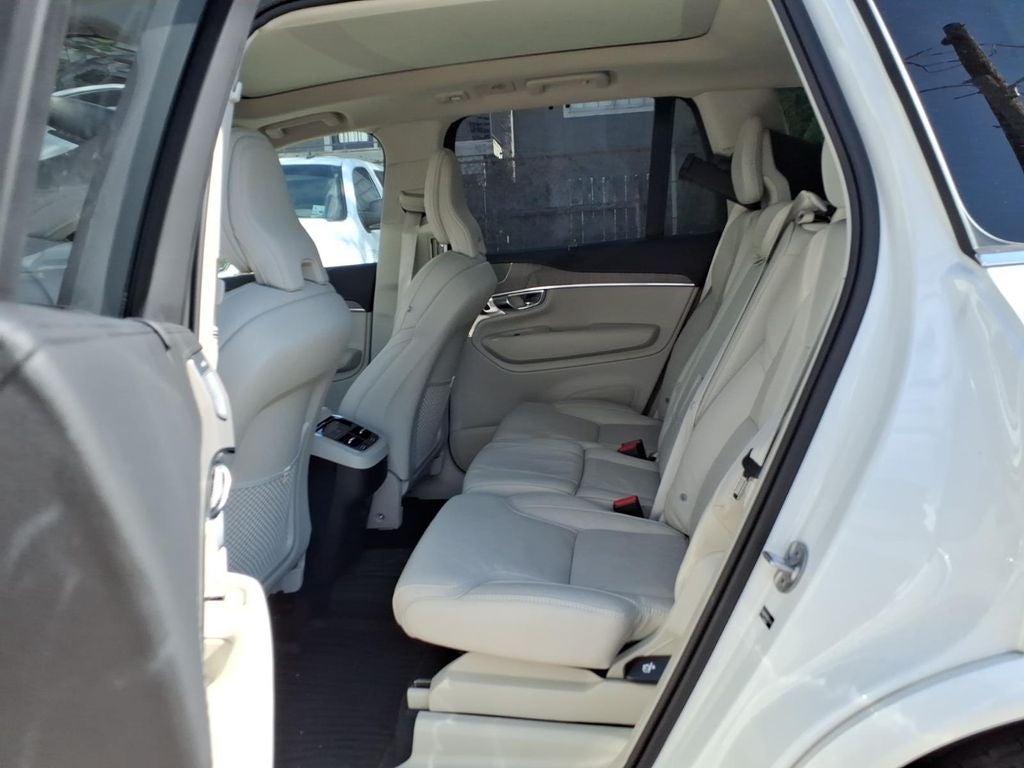 2025 Volvo XC90 B6 Ultra