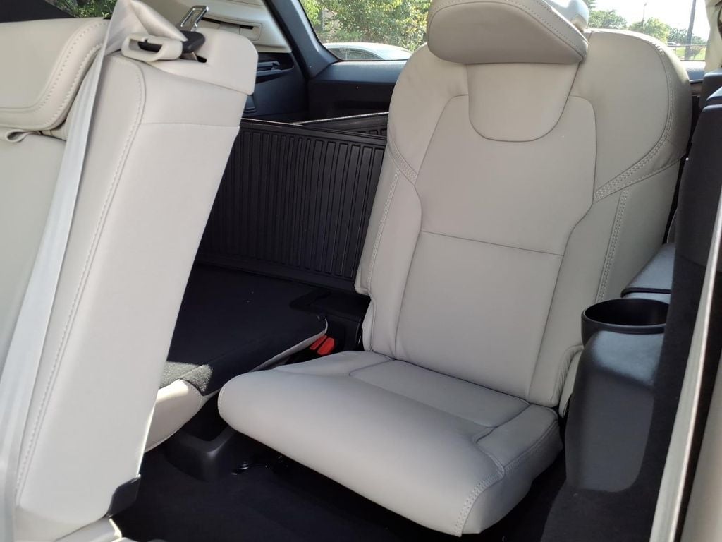 2025 Volvo XC90 B6 Ultra