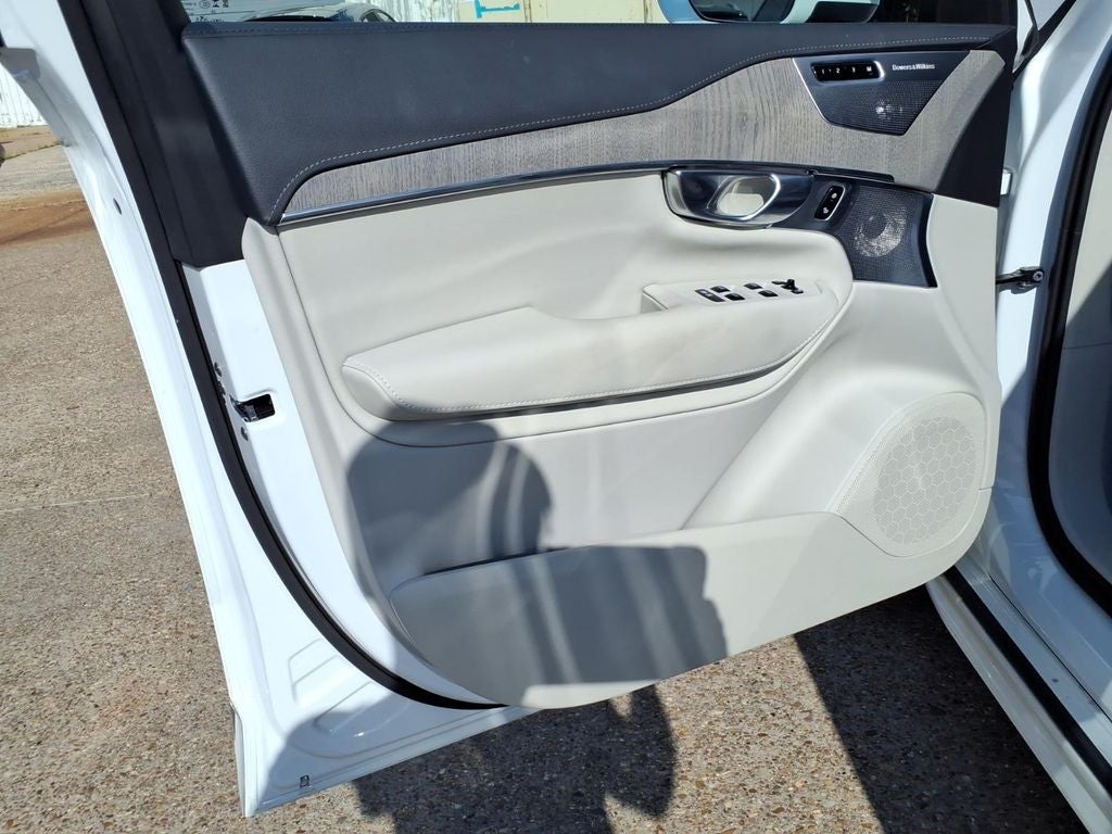 2025 Volvo XC90 B6 Ultra
