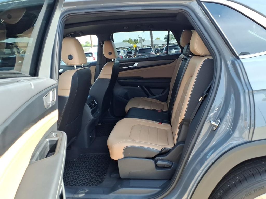 2024 Volkswagen Atlas Cross Sport 2.0T SEL R-Line