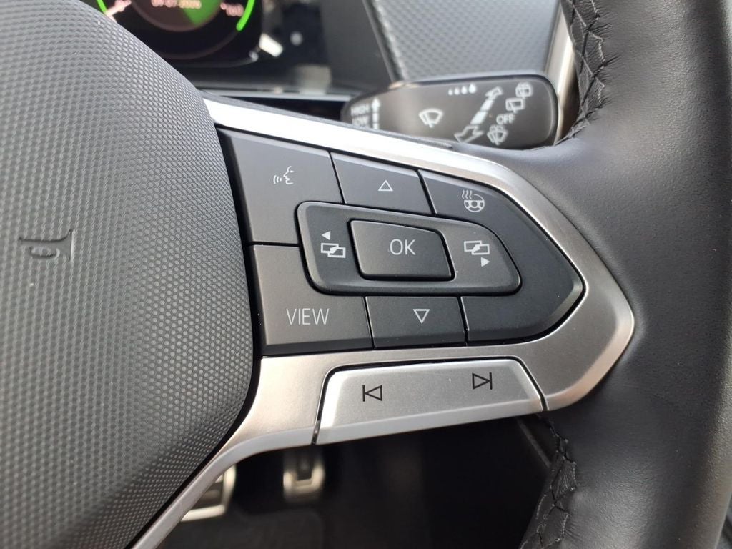 2024 Volkswagen Atlas Cross Sport 2.0T SEL R-Line