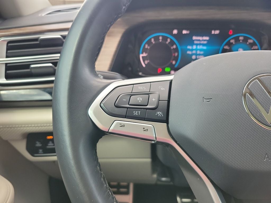 2025 Volkswagen Atlas 2.0T SEL Premium R-Line
