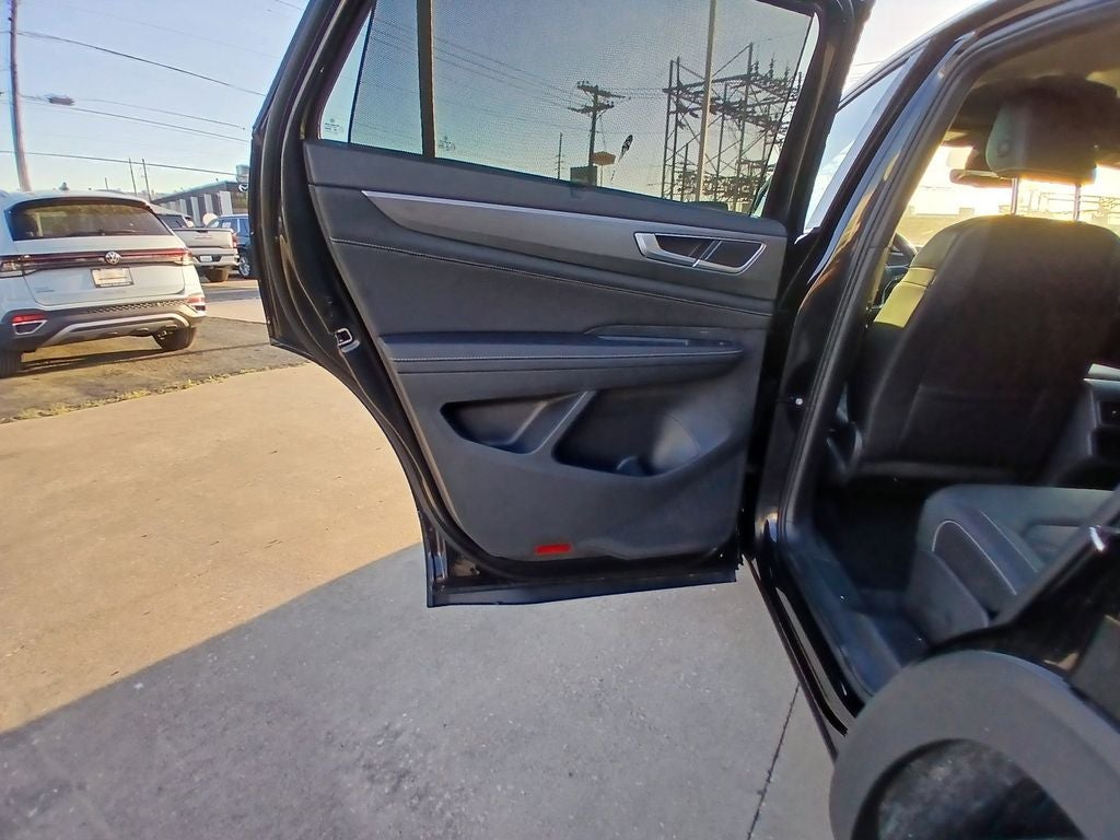 2025 Volkswagen Atlas Cross Sport 2.0T SE w/Technology