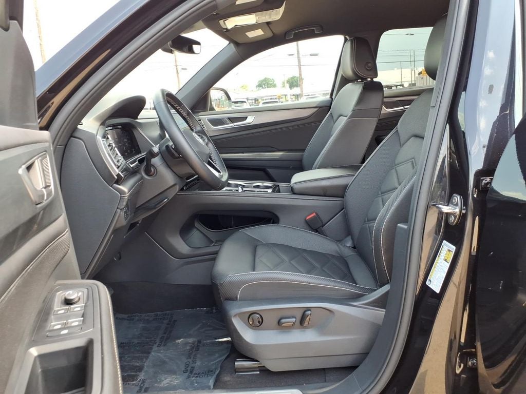 2025 Volkswagen Atlas Cross Sport 2.0T SE w/Technology