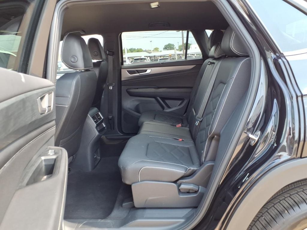 2025 Volkswagen Atlas Cross Sport 2.0T SE w/Technology