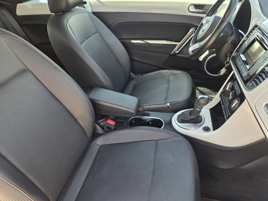 2019 Volkswagen Beetle Convertible 2.0T S