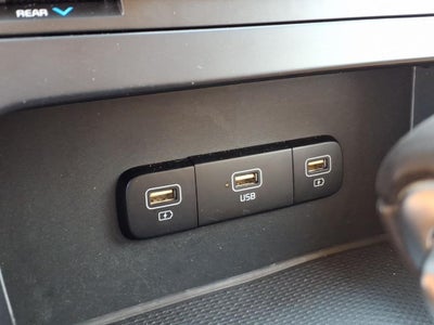 2023 Kia Carnival LX Seat Package