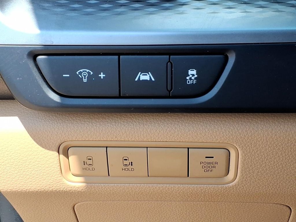 2023 Kia Carnival LX Seat Package