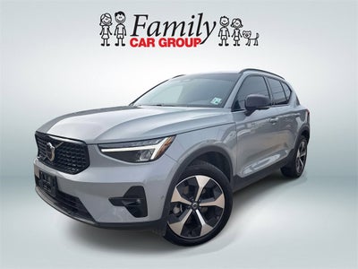 2024 Volvo XC40 B5 Plus Dark Theme
