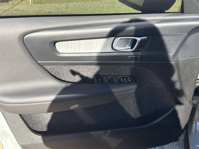 2024 Volvo XC40 B5 Plus Dark Theme