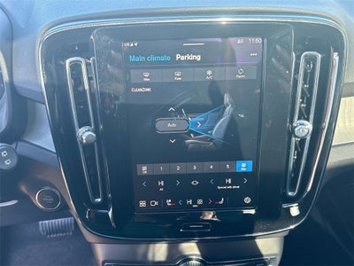 2024 Volvo XC40 B5 Plus Dark Theme