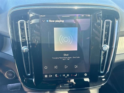 2024 Volvo XC40 B5 Plus Dark Theme