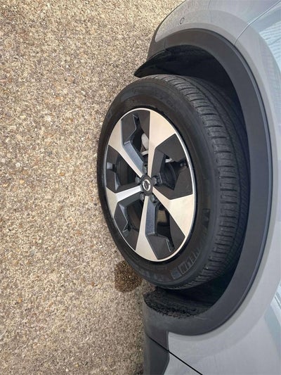 2024 Volvo XC40 B5 Plus Dark Theme