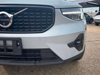 2024 Volvo XC40 B5 Plus Dark Theme