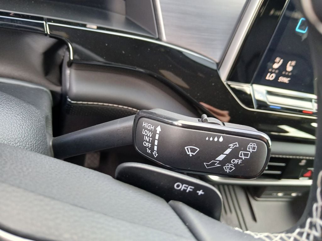 2025 Volkswagen Atlas Cross Sport 2.0T SE