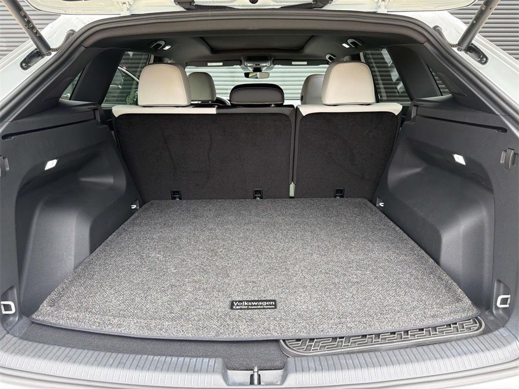 2025 Volkswagen Atlas Cross Sport 2.0T SEL Premium R-Line