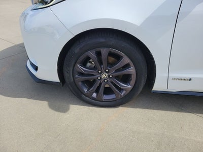 2021 Toyota Sienna XSE 7 Passenger