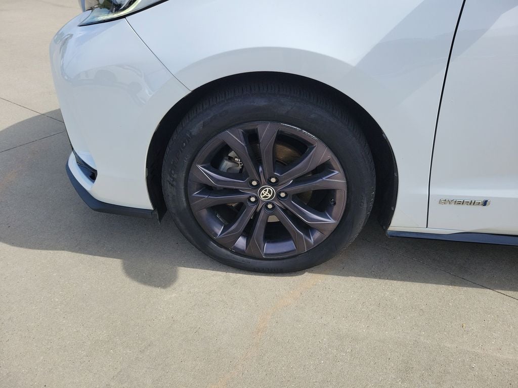 2021 Toyota Sienna XSE 7 Passenger