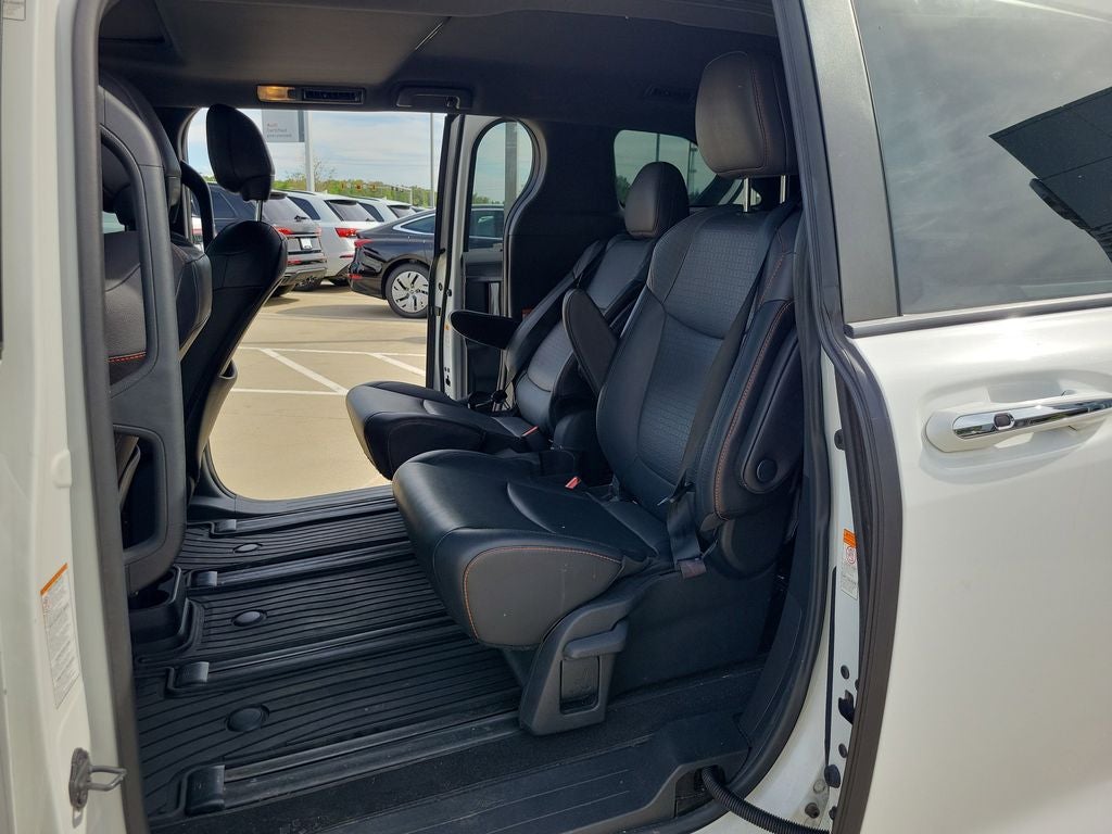 2021 Toyota Sienna XSE 7 Passenger