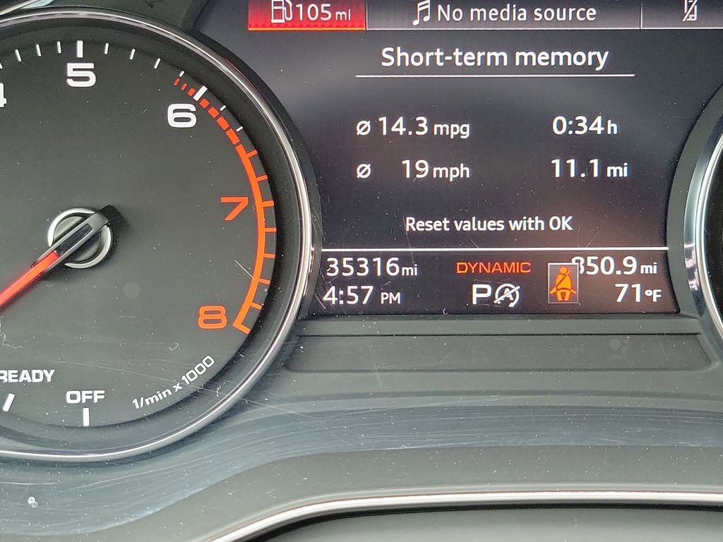 2023 Audi Q5 45 S line Premium quattro