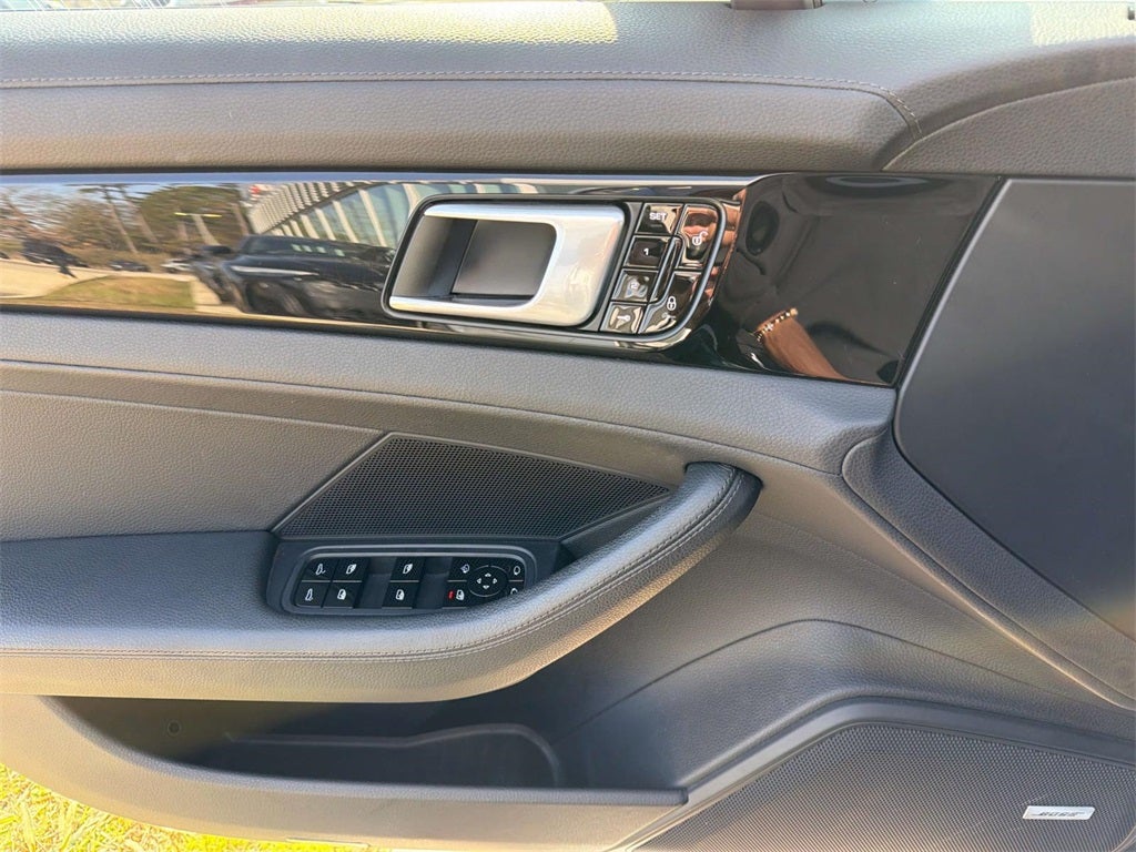 2018 Porsche Panamera 4