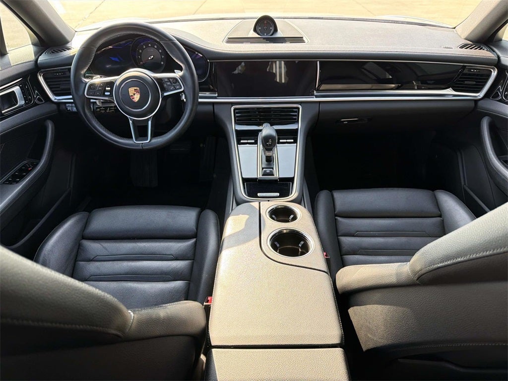 2018 Porsche Panamera 4