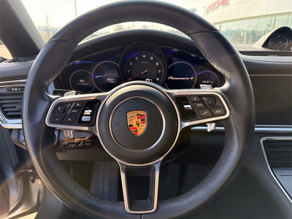 2018 Porsche Panamera 4