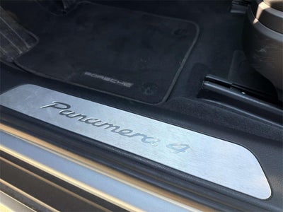 2018 Porsche Panamera 4