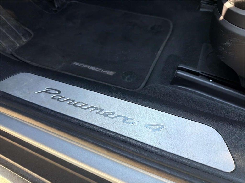 2018 Porsche Panamera 4