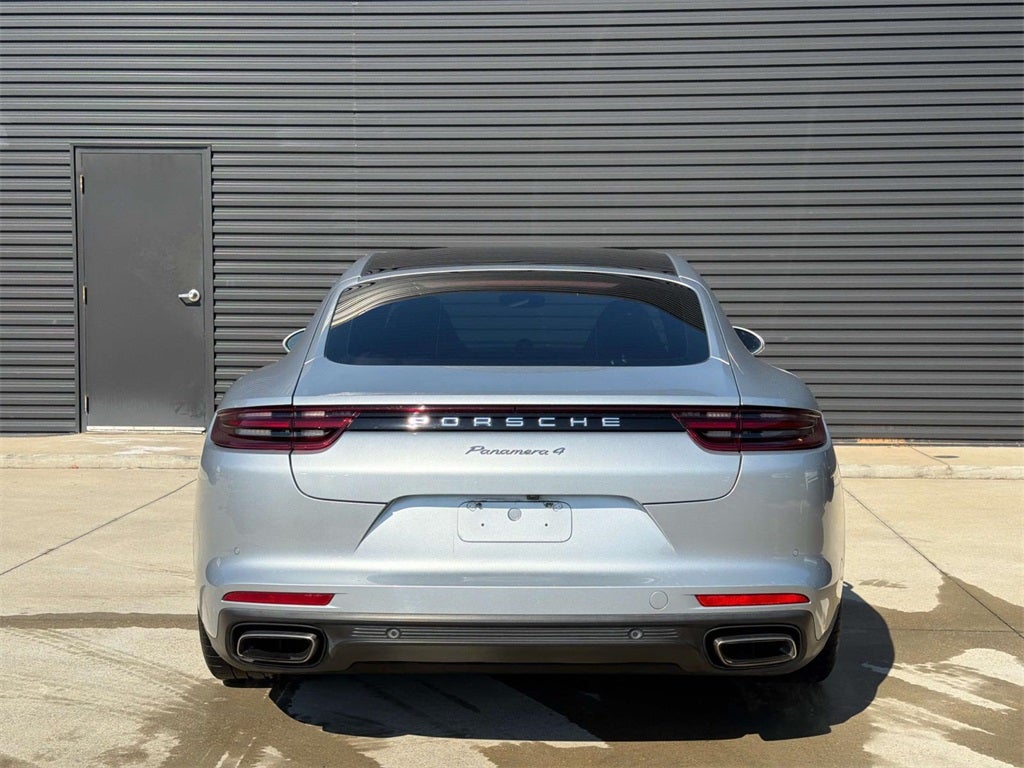 2018 Porsche Panamera 4