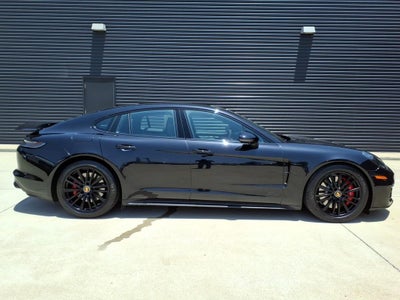 2022 Porsche Panamera GTS