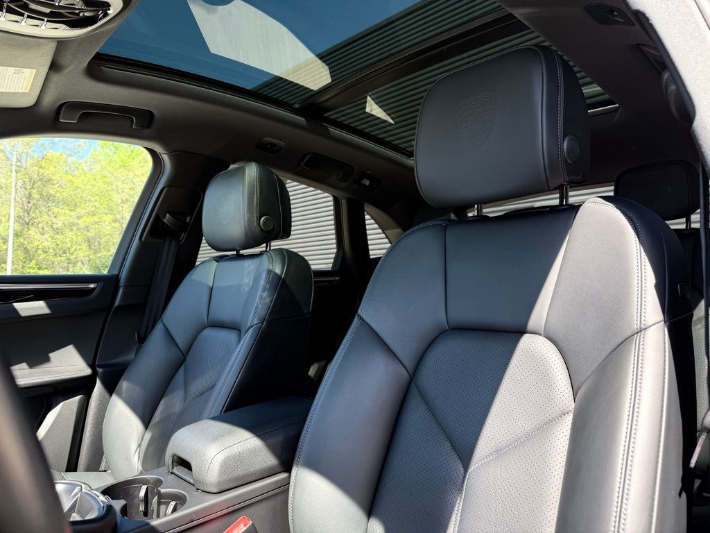 2023 Porsche Macan Base