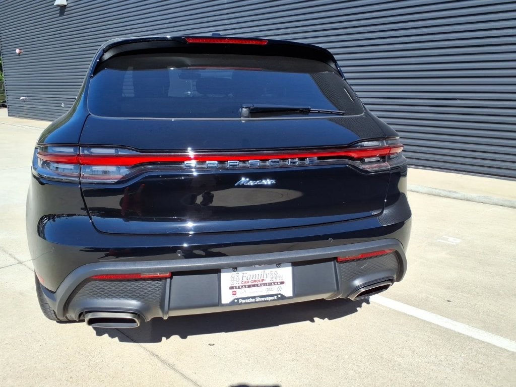 2026 Porsche Macan Base