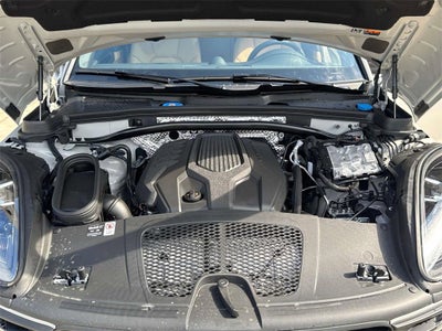 2025 Porsche Macan AWD