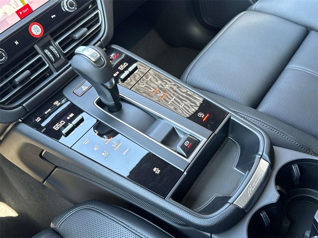 2025 Porsche Macan AWD