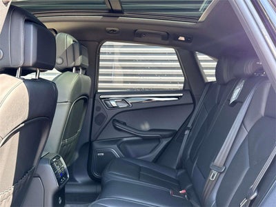 2025 Porsche Macan AWD