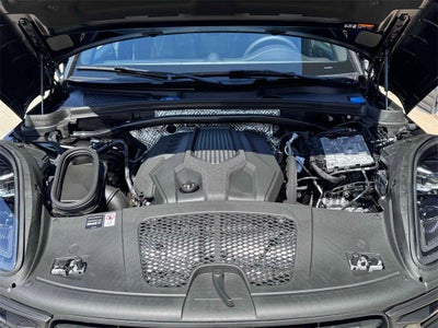 2025 Porsche Macan AWD