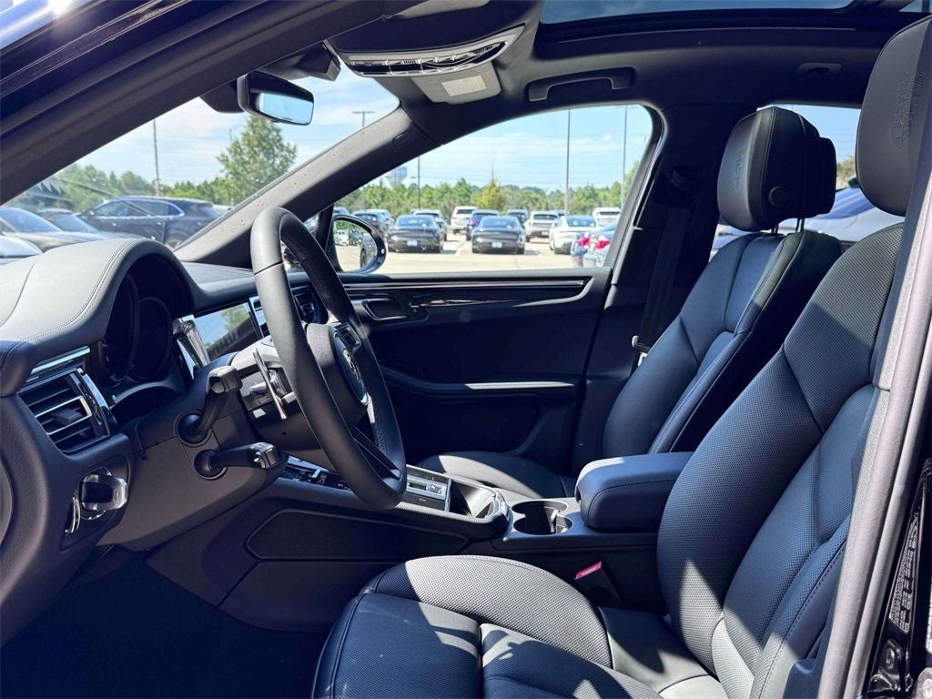 2025 Porsche Macan AWD
