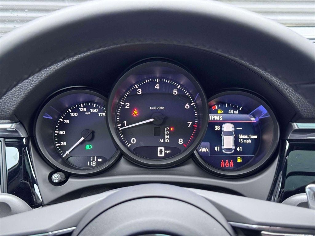 2026 Porsche Macan Base
