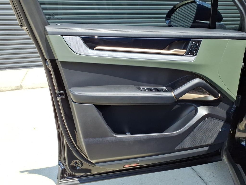 2024 Porsche Cayenne Base